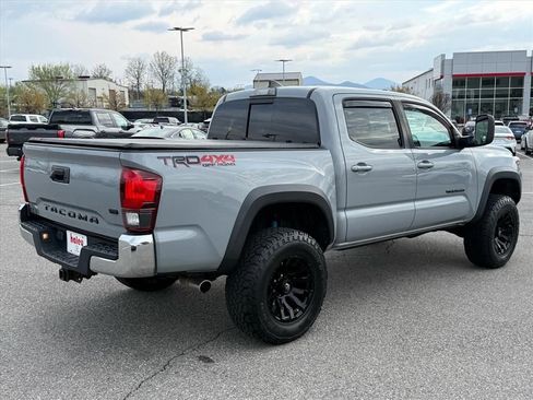 Used 2019 Toyota Tacoma TRD Off-Road image 4