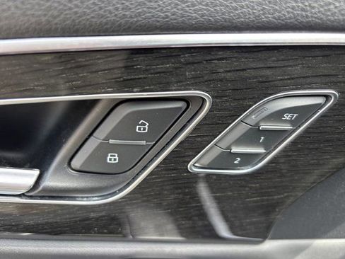 Used 2019 Audi Q8 Prestige AWD/4WD image 23