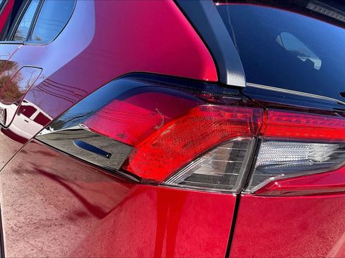 Used 2025 Toyota RAV4 XLE Premium image 27