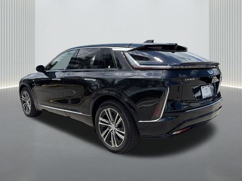 New 2026 Cadillac Lyriq Luxury RWD image 7
