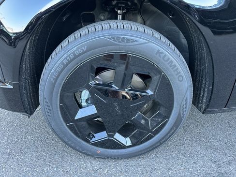 New 2027 Kia Seltos X-Line S w/ X-Line S Premium Package AWD/4WD image 9