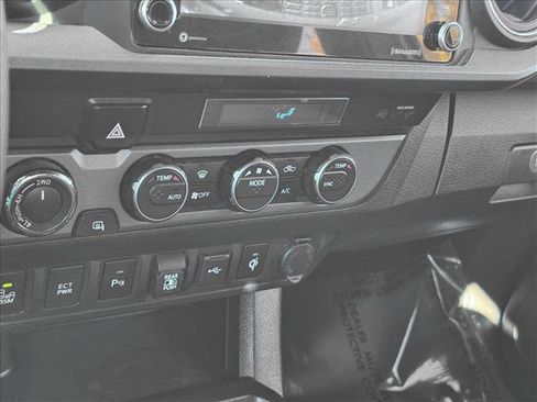 Used 2021 Toyota Tacoma TRD Sport image 15