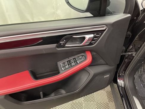 Used 2018 Porsche Macan S image 20