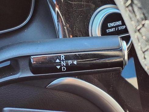 Used 2025 Mercedes-Benz GLC 300 image 12