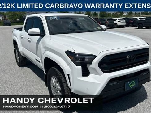 Used 2025 Toyota Tacoma SR5 AWD/4WD image 1
