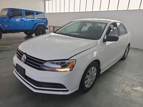 Used 2016 Volkswagen Jetta S FWD image 2