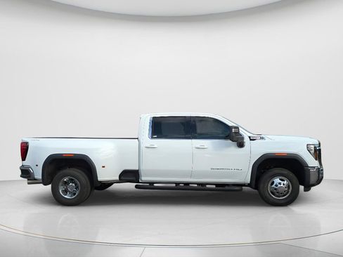 Used 2025 GMC Sierra 3500 SLE w/ SLE Value Package AWD/4WD image 4