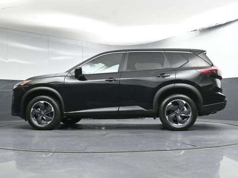 Used 2024 Nissan Rogue SV image 29