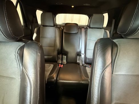 Used 2015 Ford Explorer XLT w/ Equipment Group 202B image 24