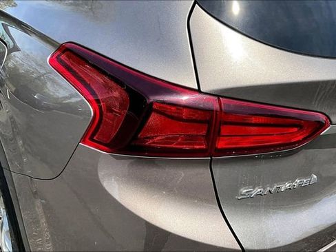 Used 2019 Hyundai Santa Fe SE AWD/4WD image 23