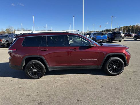 Used 2022 Jeep Grand Cherokee L Laredo w/ Luxury Tech Group I image 11