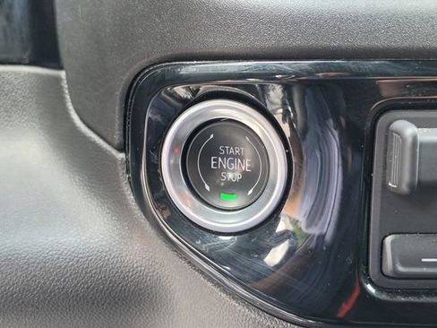 Used 2025 GMC Sierra 1500 SLT AWD/4WD image 35