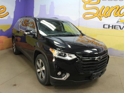 Used 2019 Chevrolet Traverse LT w/ LPO, Blackout Package AWD/4WD image 2