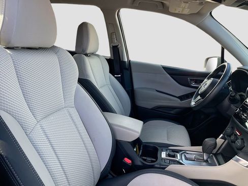 Used 2024 Subaru Forester Premium image 27