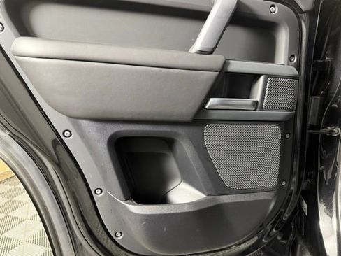 Used 2024 Land Rover Defender 110 X-Dynamic SE image 25