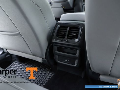 Used 2024 Volkswagen Taos SE FWD image 37