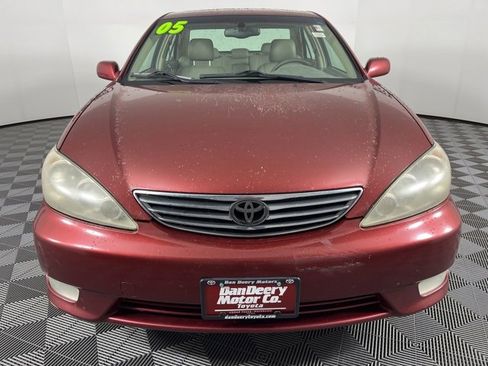 Used 2005 Toyota Camry XLE image 19