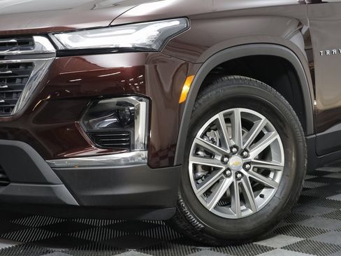 Certified 2023 Chevrolet Traverse LT image 3