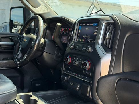 Used 2021 Chevrolet Silverado 2500 LTZ w/ LTZ Convenience Package AWD/4WD image 12