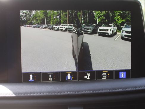 Used 2022 Chevrolet Tahoe LT w/ LT Signature Package RWD image 62