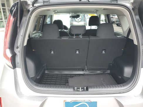 Used 2023 Kia Soul LX w/ LX Technology Package FWD image 26