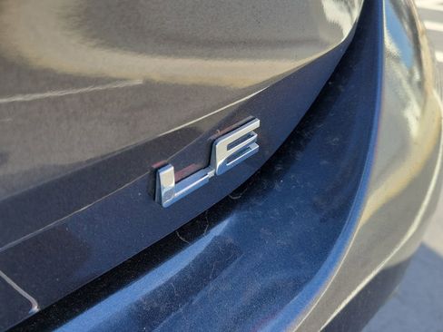 Used 2022 Toyota Highlander LE image 7