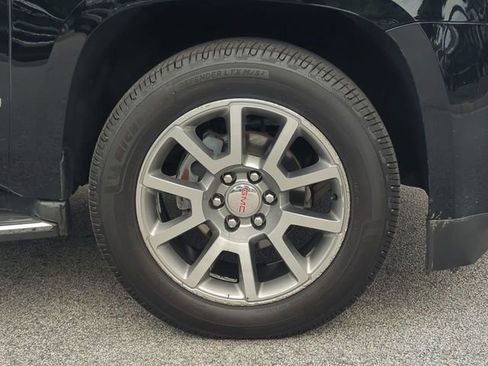 Used 2016 GMC Yukon Denali RWD image 12