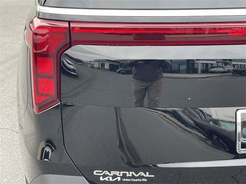 New 2026 Kia Carnival LXS image 14