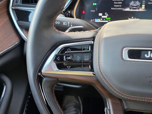 Used 2022 Jeep Grand Cherokee Summit w/ Advanced Protech Group IV image 27