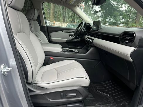 Used 2024 Honda Pilot Elite image 10