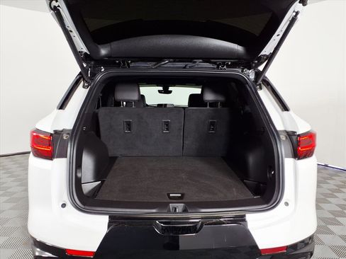 Used 2023 Chevrolet Blazer RS w/ Driver Confidence II Package image 8