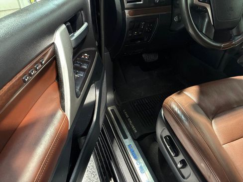 Used 2021 Toyota Land Cruiser image 7