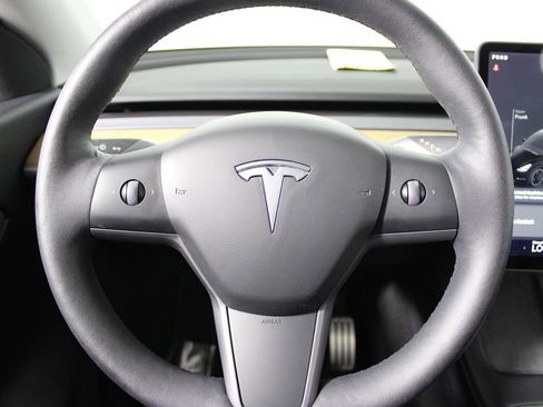 Used 2021 Tesla Model Y Performance image 12