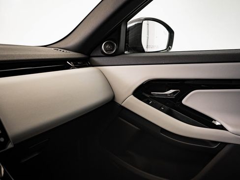 New 2026 Land Rover Range Rover Evoque S image 38