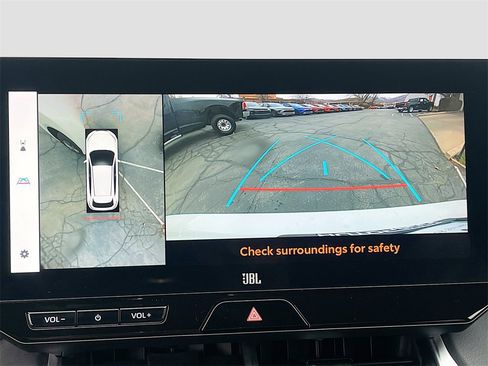 Used 2024 Toyota Venza Limited image 14