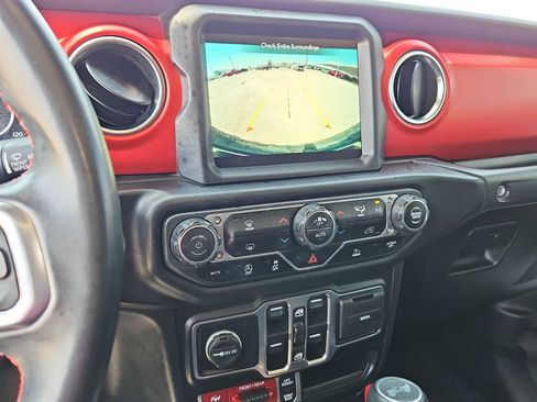 Used 2022 Jeep Wrangler Unlimited Rubicon w/ LED Lighting Group AWD/4WD image 20