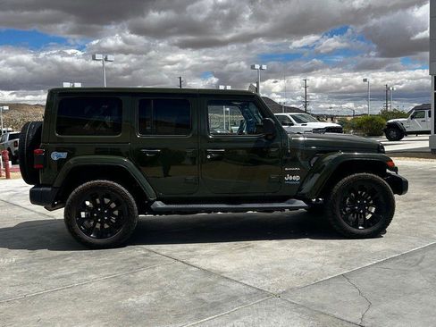 Used 2021 Jeep Wrangler Unlimited Sahara w/ Cold Weather Group AWD/4WD image 9