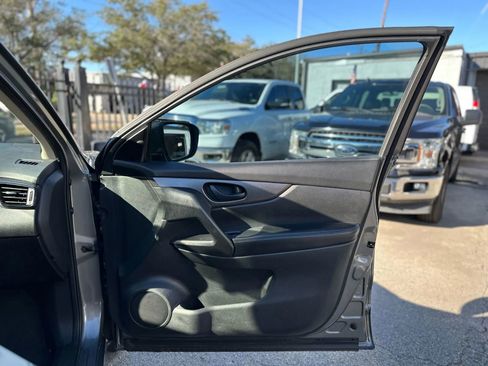 Used 2018 Nissan Rogue Sport S w/ S Appearance Package FWD image 31