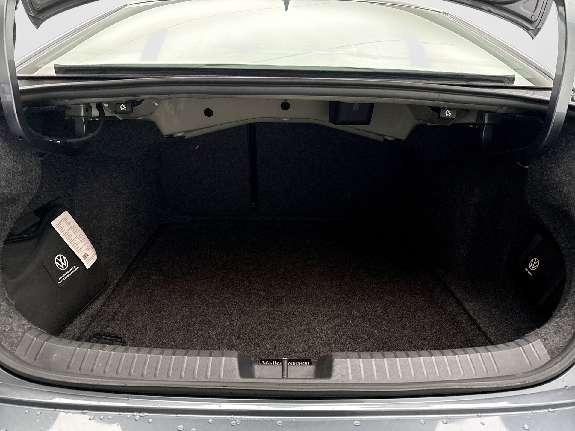 Used 2023 Volkswagen Jetta SE FWD image 19