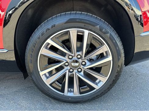 New 2026 Cadillac Vistiq Luxury w/ LPO, Floor Liner Package AWD/4WD image 17