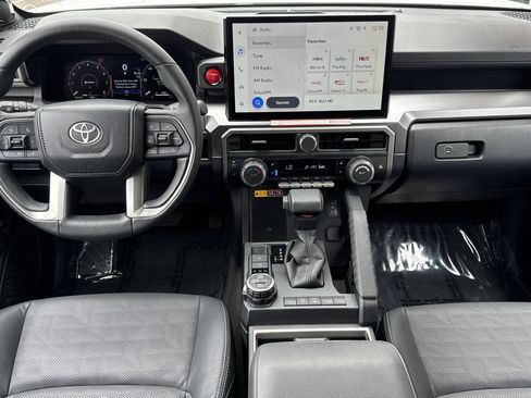 Certified 2025 Toyota 4Runner TRD Off-Road Premium AWD/4WD image 17
