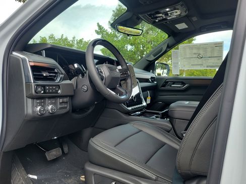 New 2026 GMC Yukon XL Denali w/ Denali Reserve Package image 8