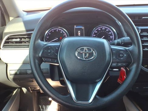 Used 2020 Toyota Camry LE image 16