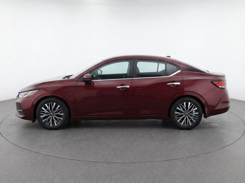 Used 2024 Nissan Altima 2.5 SV FWD image 5