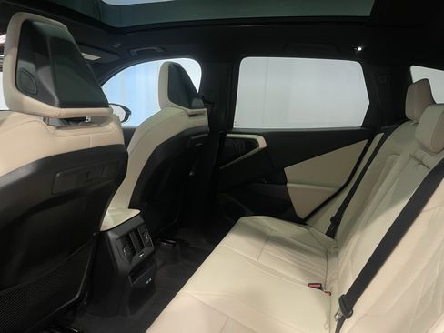 Used 2025 BMW X3 xDrive30i w/ Premium Package image 23