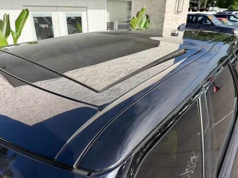 Used 2018 Land Rover Discovery HSE Luxury image 10