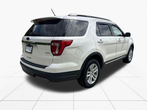 Used 2019 Ford Explorer XLT w/ Equipment Group 201A AWD/4WD image 8