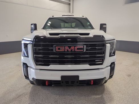 Used 2024 GMC Sierra 2500 AT4 w/ Technology Package image 8