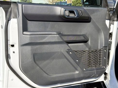 Used 2025 Ford Bronco Badlands image 16