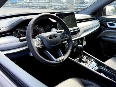 New 2025 Jeep Compass Limited w/ Sun and Sound Group image 3